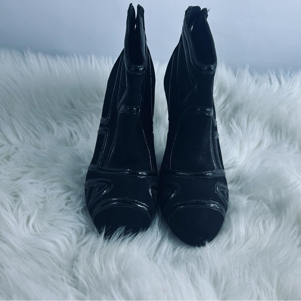 Tory Burch boots - Picture 3 of 4